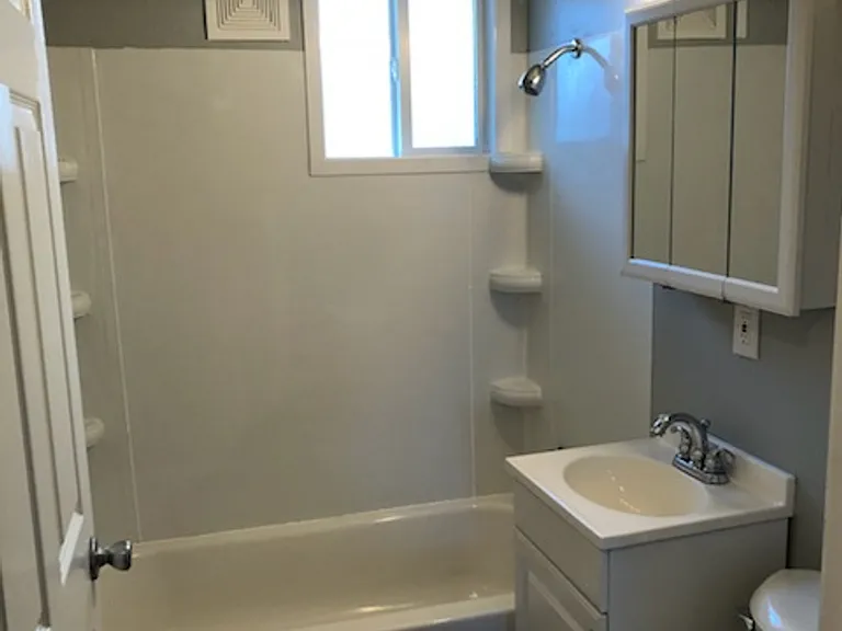 825 Waverly Dr SE — Photo 17