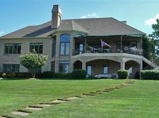 135 Shoreline Cir, Penhook, VA 24137