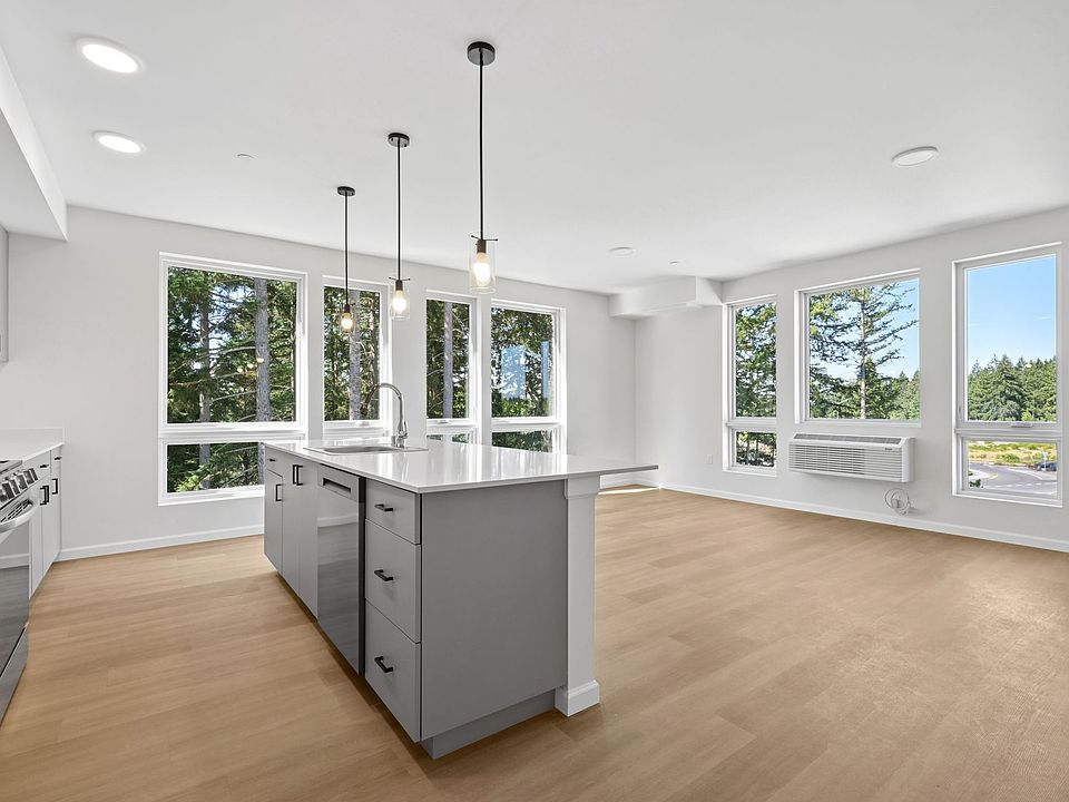 1st image of 2463 Hogum Bay Rd NE #428