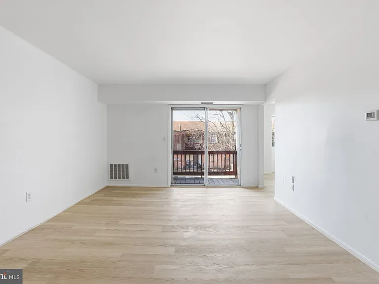 1242 Liberte Ct — Photo 17