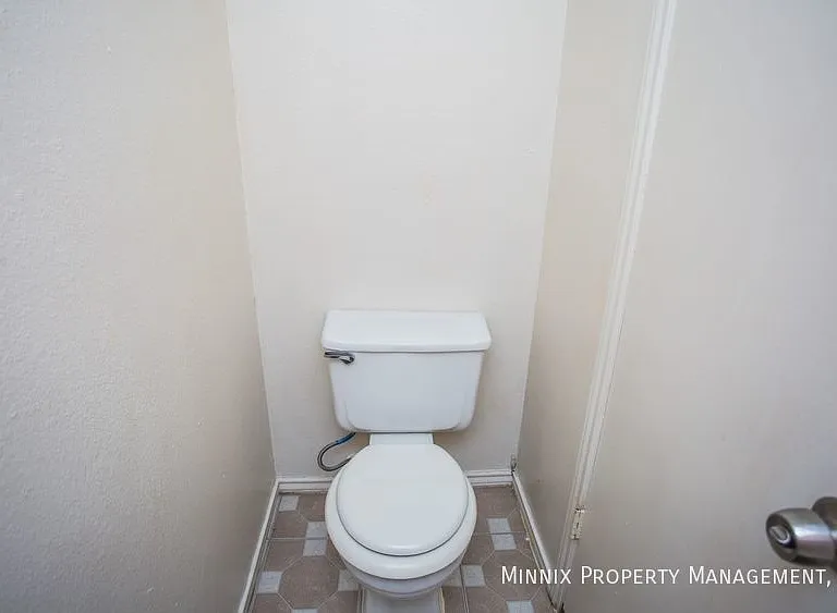 5804 6th St #B — Photo 7