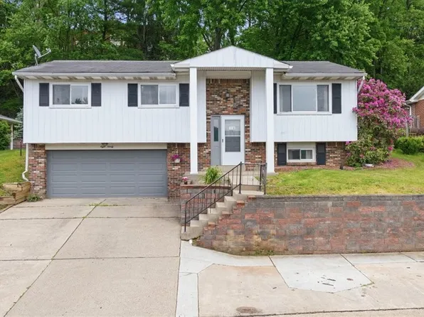 890 4th St, Baden, PA 15005