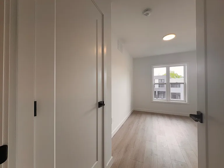 31 Mill St #12 — Photo 17