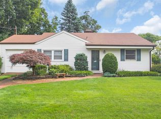 211 Hewlett Ave, Merrick, NY 11566