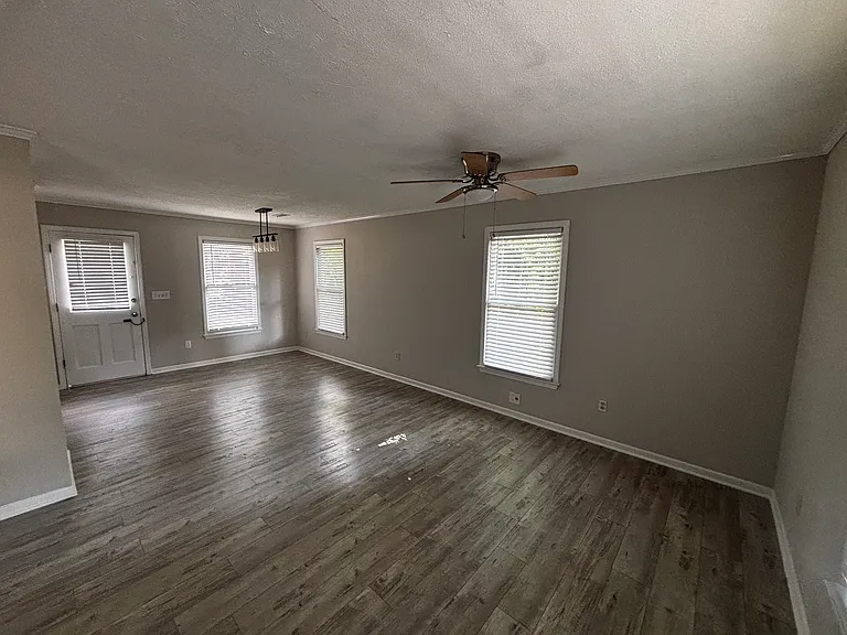15 Claremont Dr — Photo 6