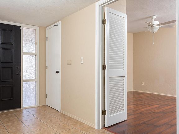 4th image of 2741 N Essel Dr
