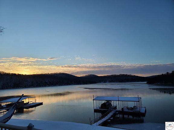 5th image of 135 Windy Cove Ln