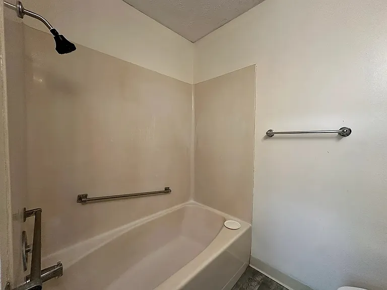 3824 Forest Ave — Photo 9