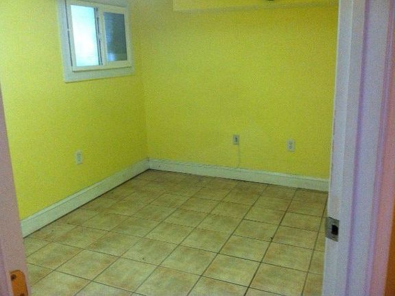 Bedroom 1 (basement)