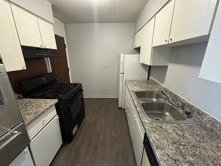 151 N Belvedere Blvd — Photo 27