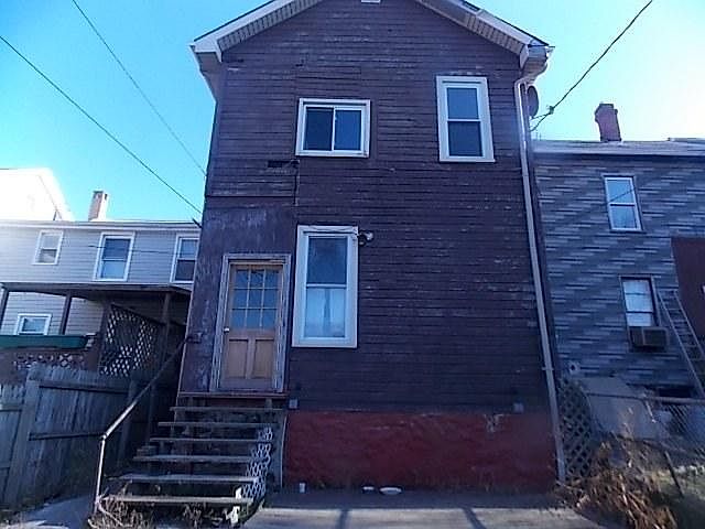 2nd image of 712 4th Ave