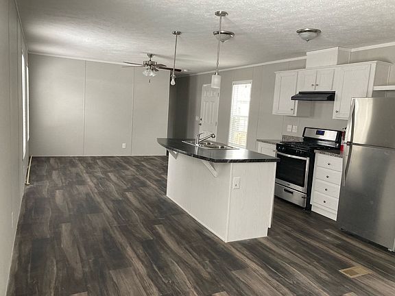 3rd image of 509 Apple Ct