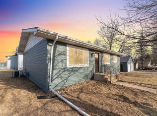 200 S Garfield St, Lennox, SD 57039
