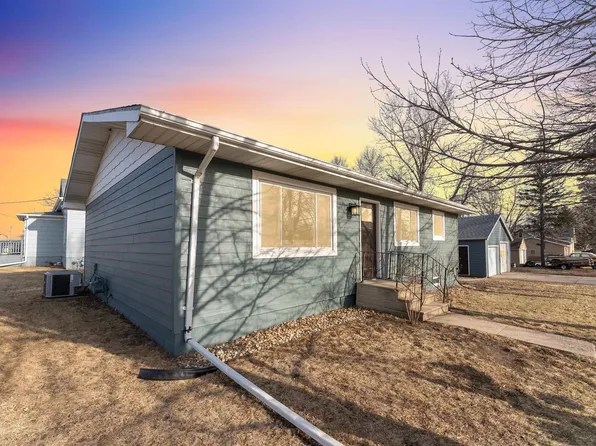 200 S Garfield St, Lennox, SD 57039