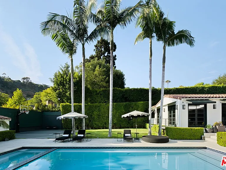 1443 N Doheny Dr — Photo 22
