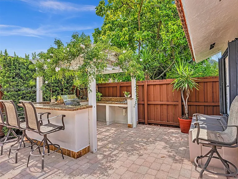 7457 SW 112th Pl — Photo 18