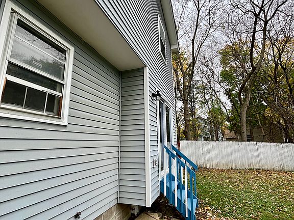 4th image of 118 Eiffel Pl