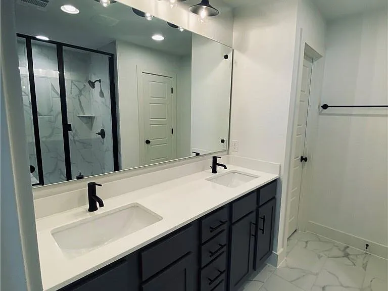 5160 N A W Grimes Blvd #28 — Photo 11