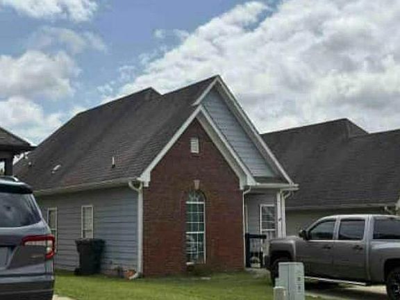 4th image of 126 Charlton Ln