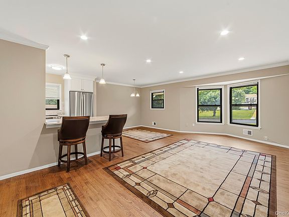 5th image of 27 Walden Court #J