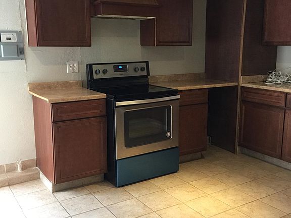 Kitchen - Back House