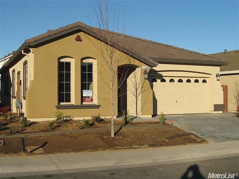 1st image of 1733 Adrienne Dr #94