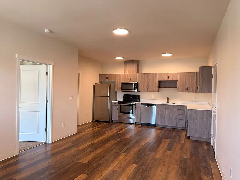 Creek's Edge Apartments — Photo 21