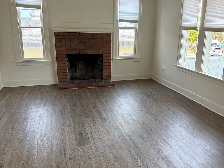 644 Mountain View St — Photo 5