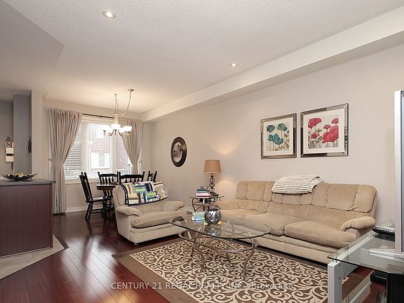 3rd image of 16 Thatcher Cres