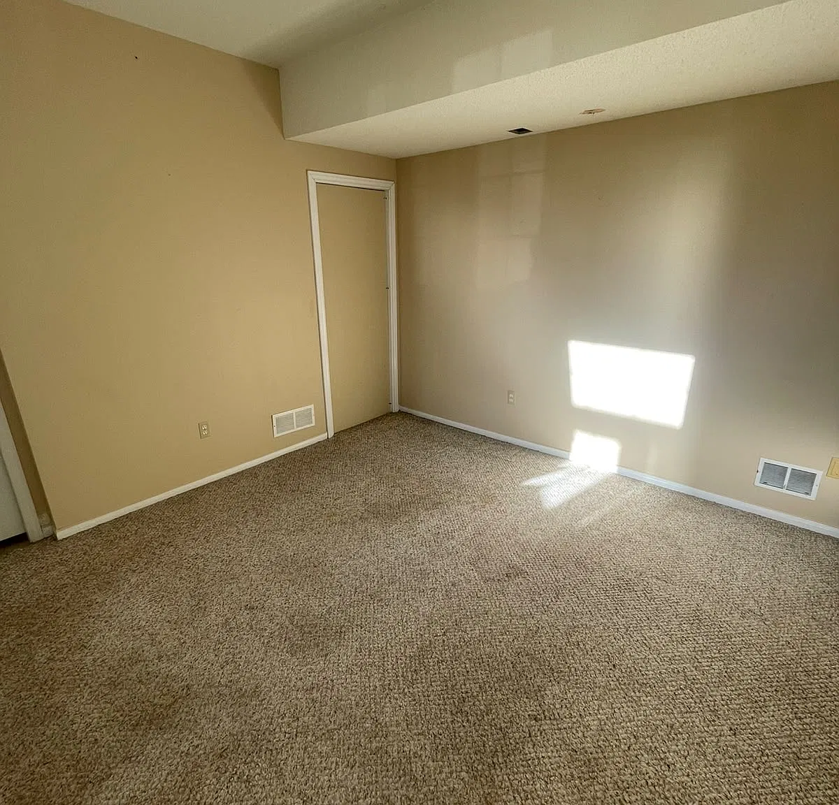 3 bed, 1600 sqft, $2,550 — Photo 3