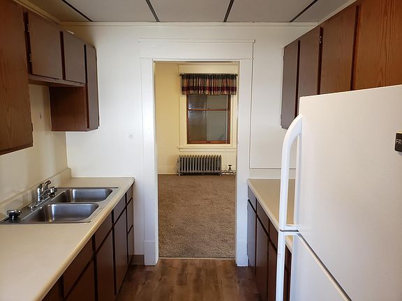 2nd image of 430 4th St S #2