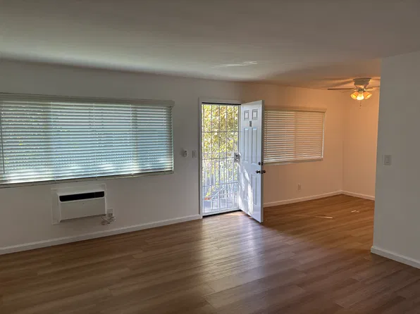 10360 Vernon Ave APT 11, Montclair, CA 91763