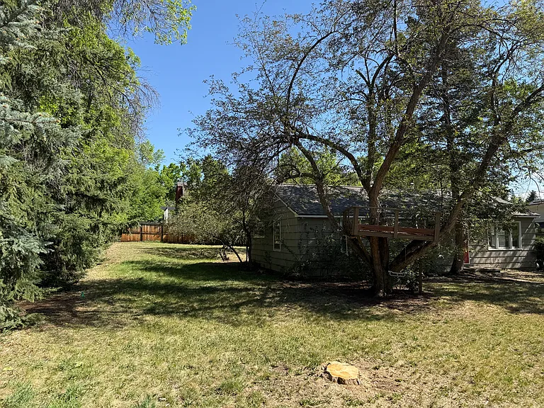 855 Kalmia Ave — Photo 9