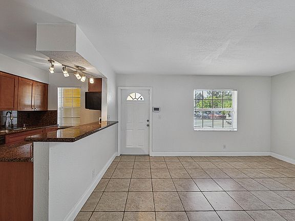 4th image of 51 NE 24th Street #4