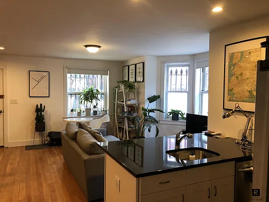 Rented by R New York | media 6