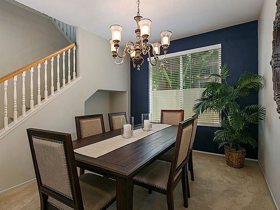 5th image of 741 Lupine Dr
