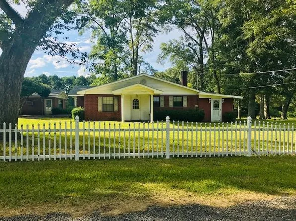 4 Cedar Grove Ln, Poplarville, MS 39470