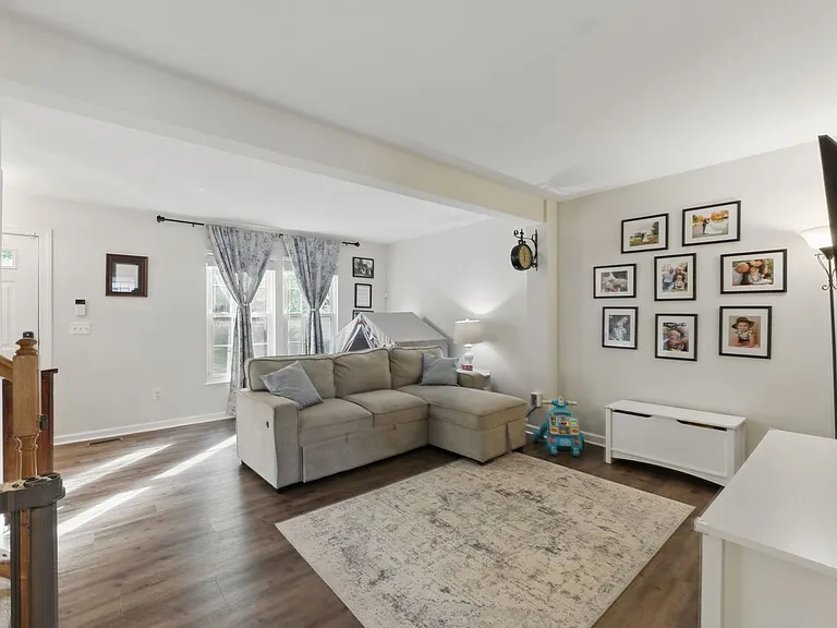 19954 Fieldgrass Sq — Photo 8