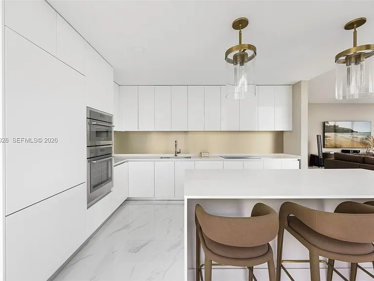 700 NE 24th St #Penthouse 5904 — Photo 5