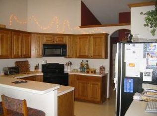 316 W Crossing Meadows Ln, Appleton, WI 54913
