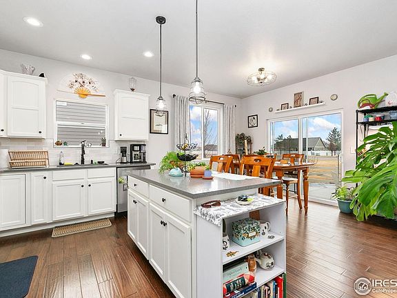 3rd image of 3813 Ginkgo St