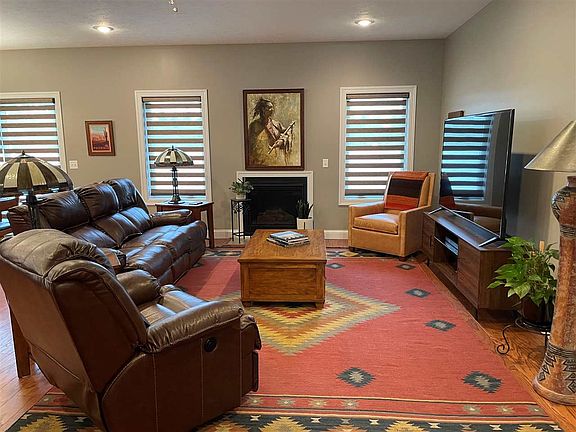 4th image of 1421 Valerie Cir