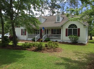 906 Lord Granville Dr, Morehead City, NC 28557