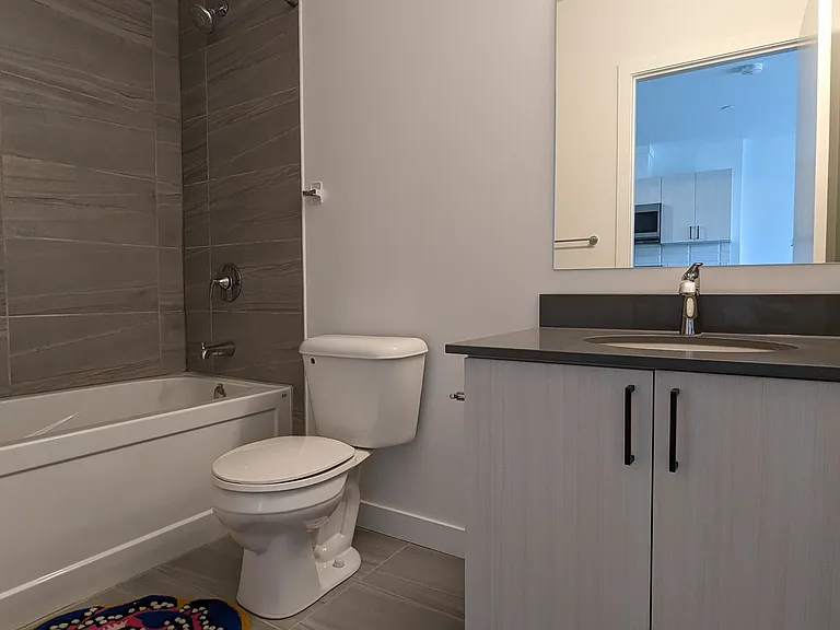 388 King St E #402 — Photo 13