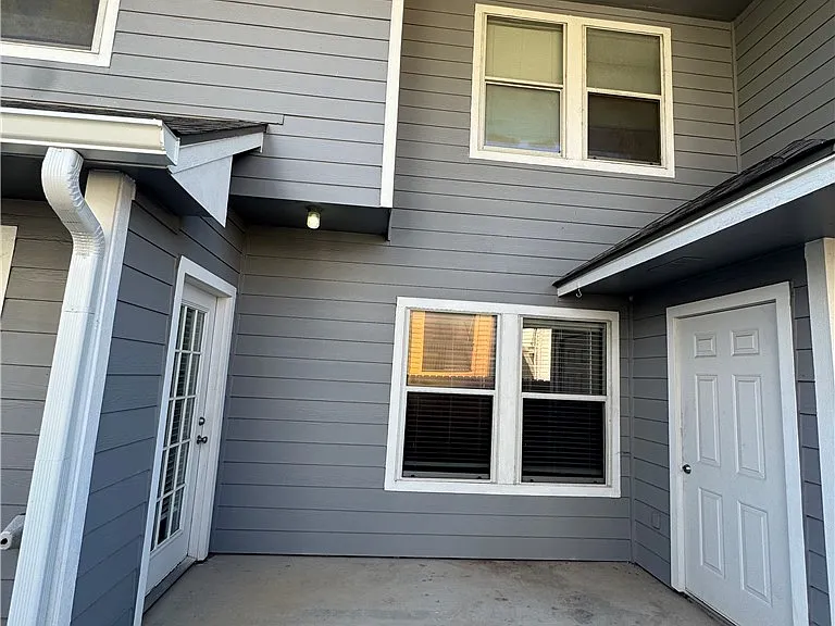1235 Canyon Creek Cir — Photo 24