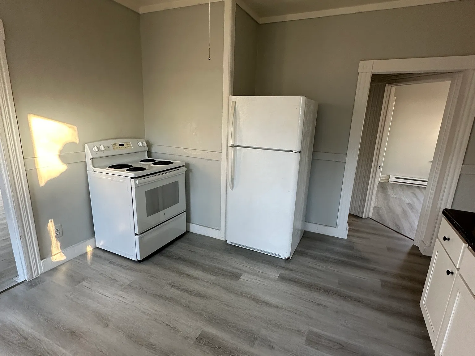 3 bed, 1100 sqft, $1,349 — Photo 4
