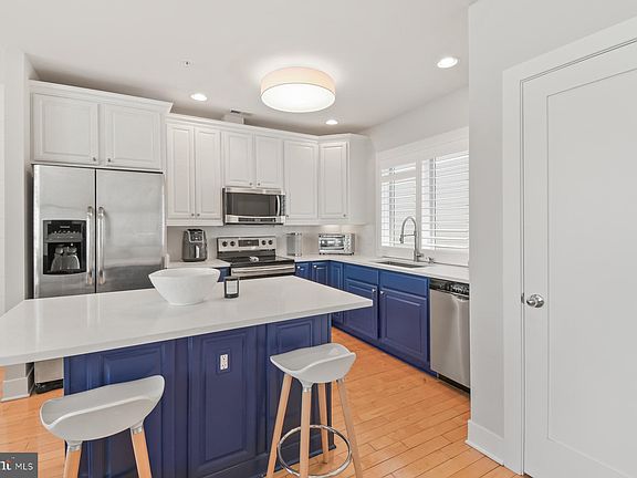 4th image of 9 144th St Unit C