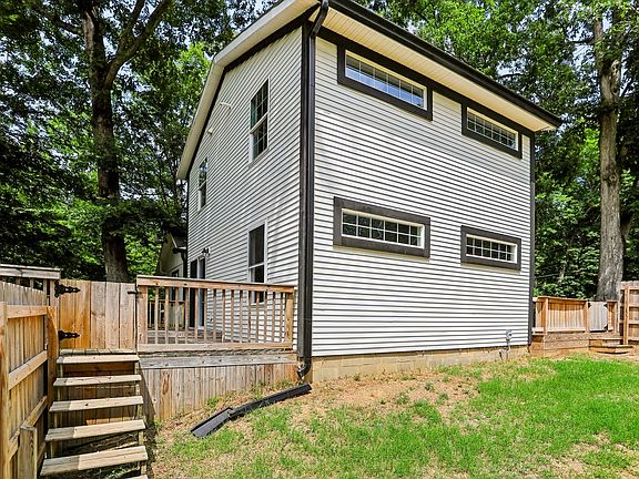4th image of 8592 S Nash Dr