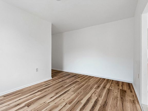 5th image of 1527 W Lehigh Ave #2R