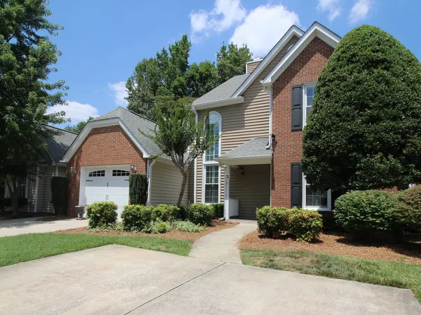 3 Cedar Knoll Dr, Greensboro, NC 27407